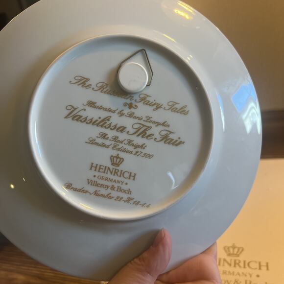 Villeroy & Boch Heinrich "The Red Knight with Box & Certificate - Picture 4 of 5